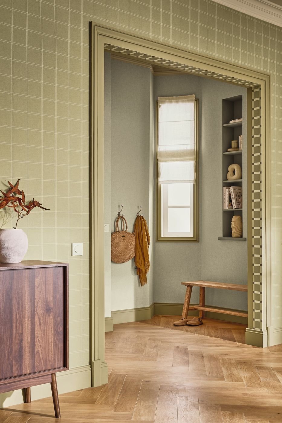 Line Up — Taupe